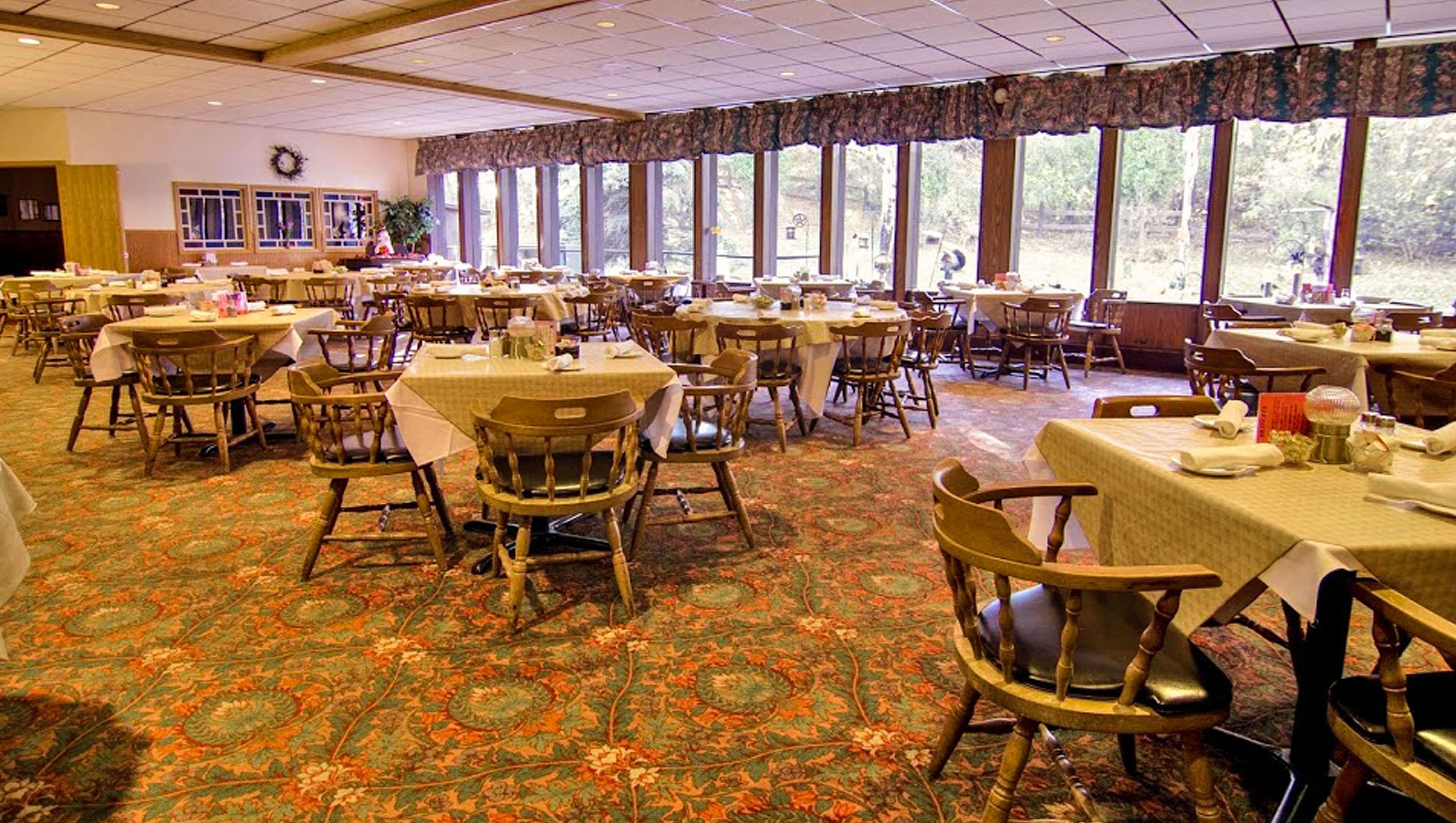 Voyageur Inn And Conference Center Reedsburg Esterno foto