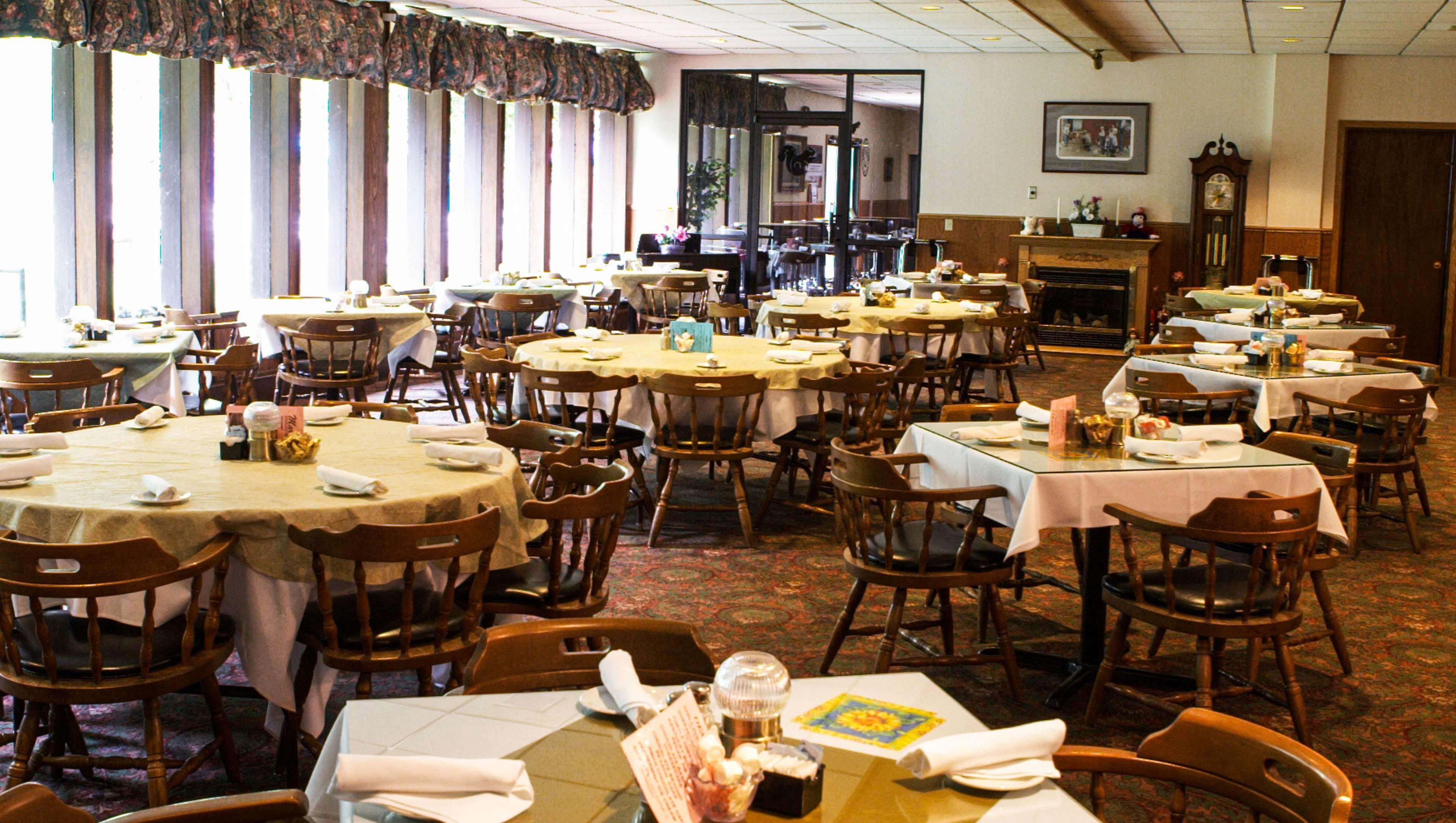 Voyageur Inn And Conference Center Reedsburg Esterno foto