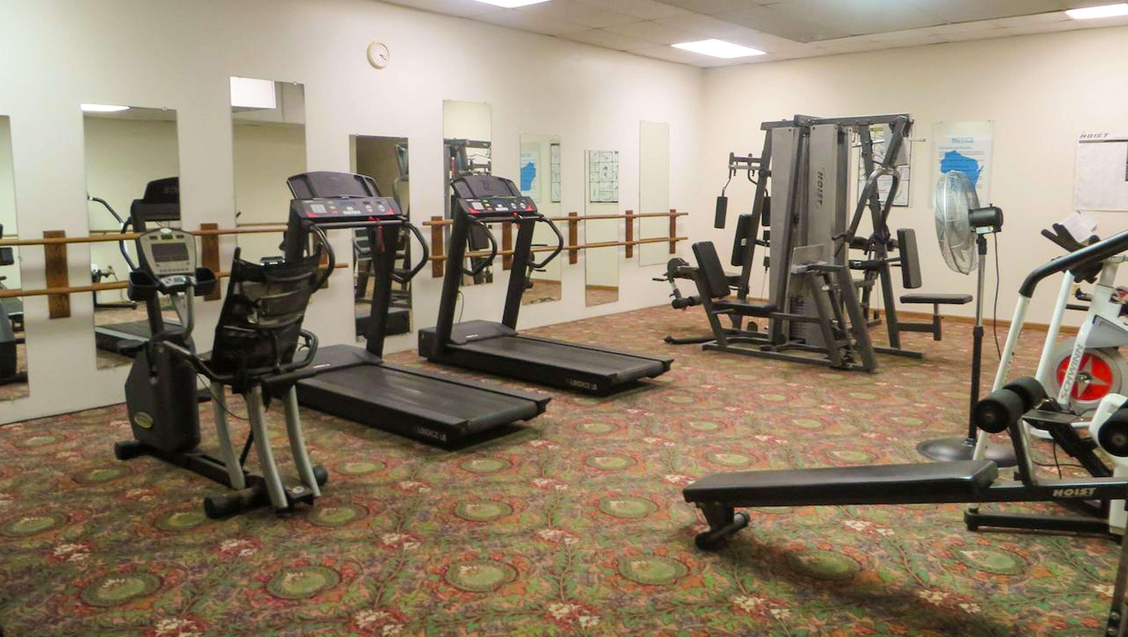 Voyageur Inn And Conference Center Reedsburg Esterno foto
