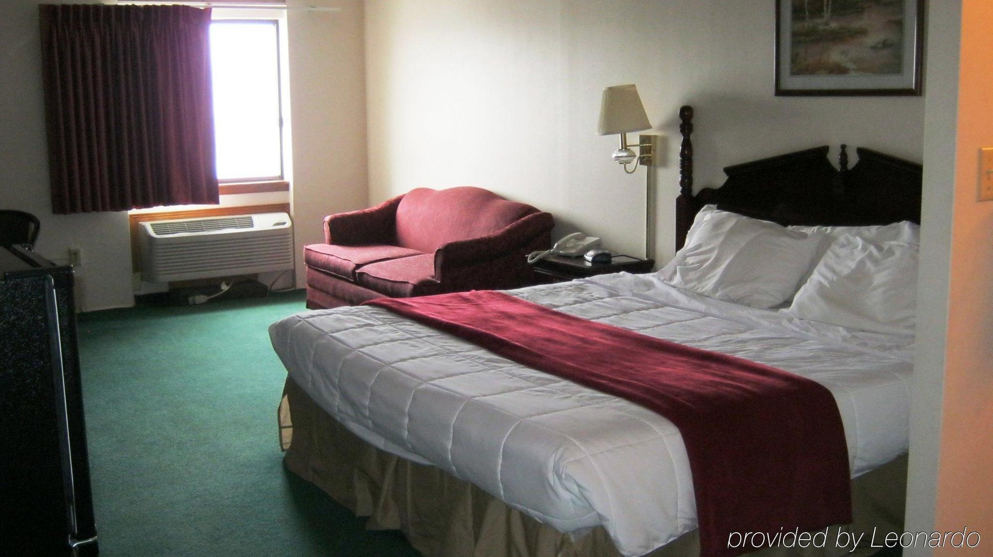 Voyageur Inn And Conference Center Reedsburg Esterno foto