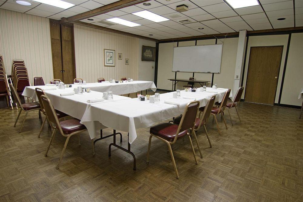 Voyageur Inn And Conference Center Reedsburg Esterno foto